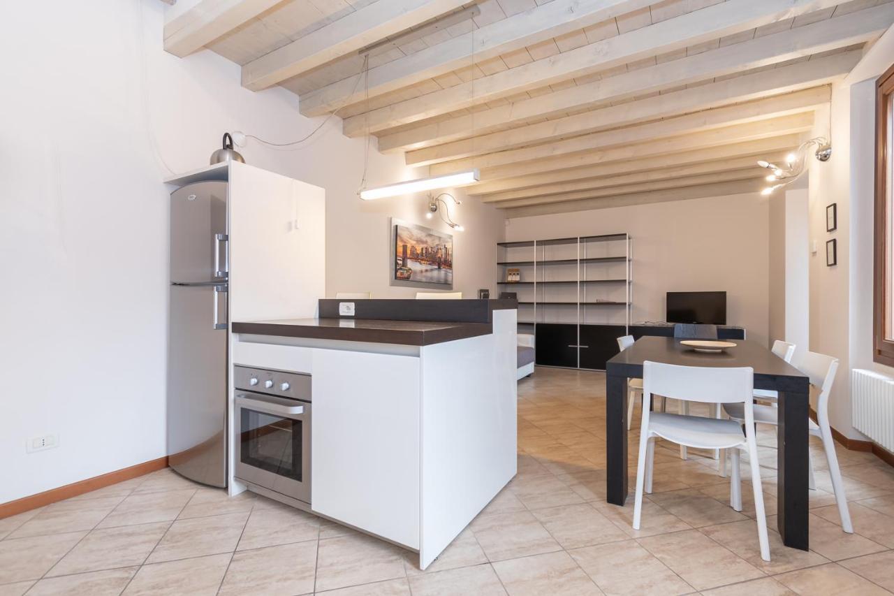 Trilocale Rua Sovera 85 - F&L Aparment Брешія Екстер'єр фото